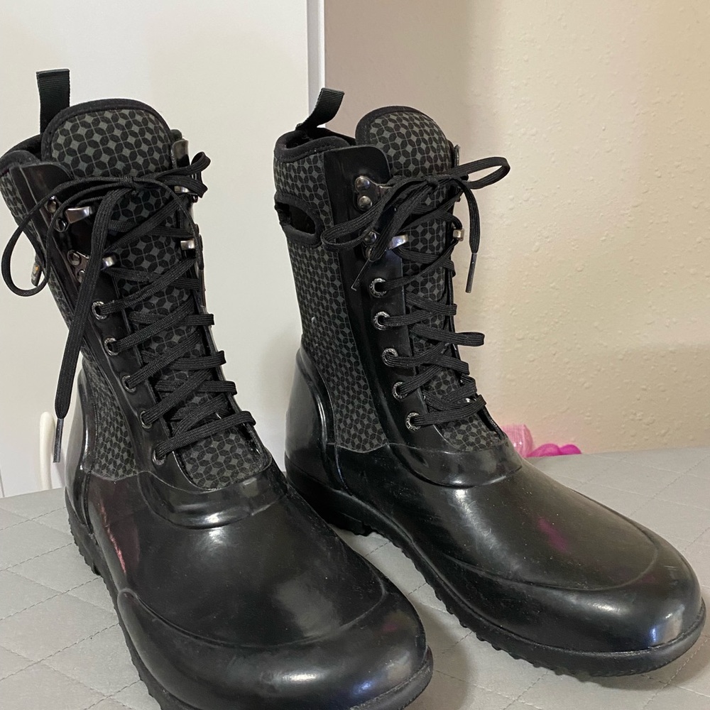 Boggs women's rain boots, worn once, size 10
